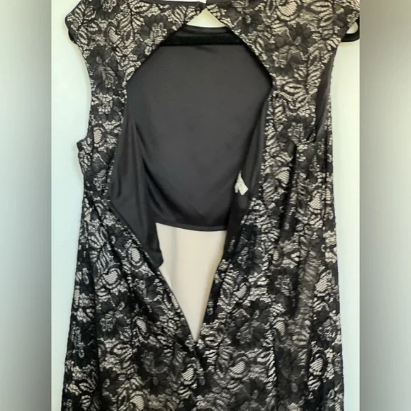 Maggy London Black lace dress. Size 8. - Picture 4 of 5
